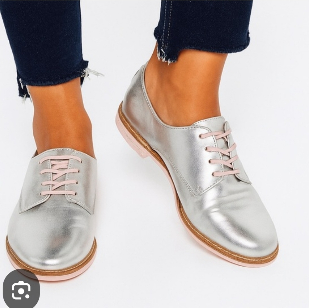 Ted Baker Silver Oxford Shoes with Pink Laces